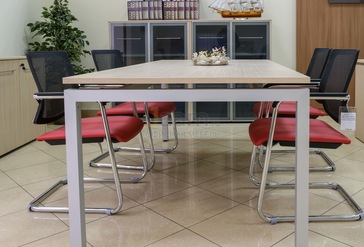 Стол для переговоров Reventon